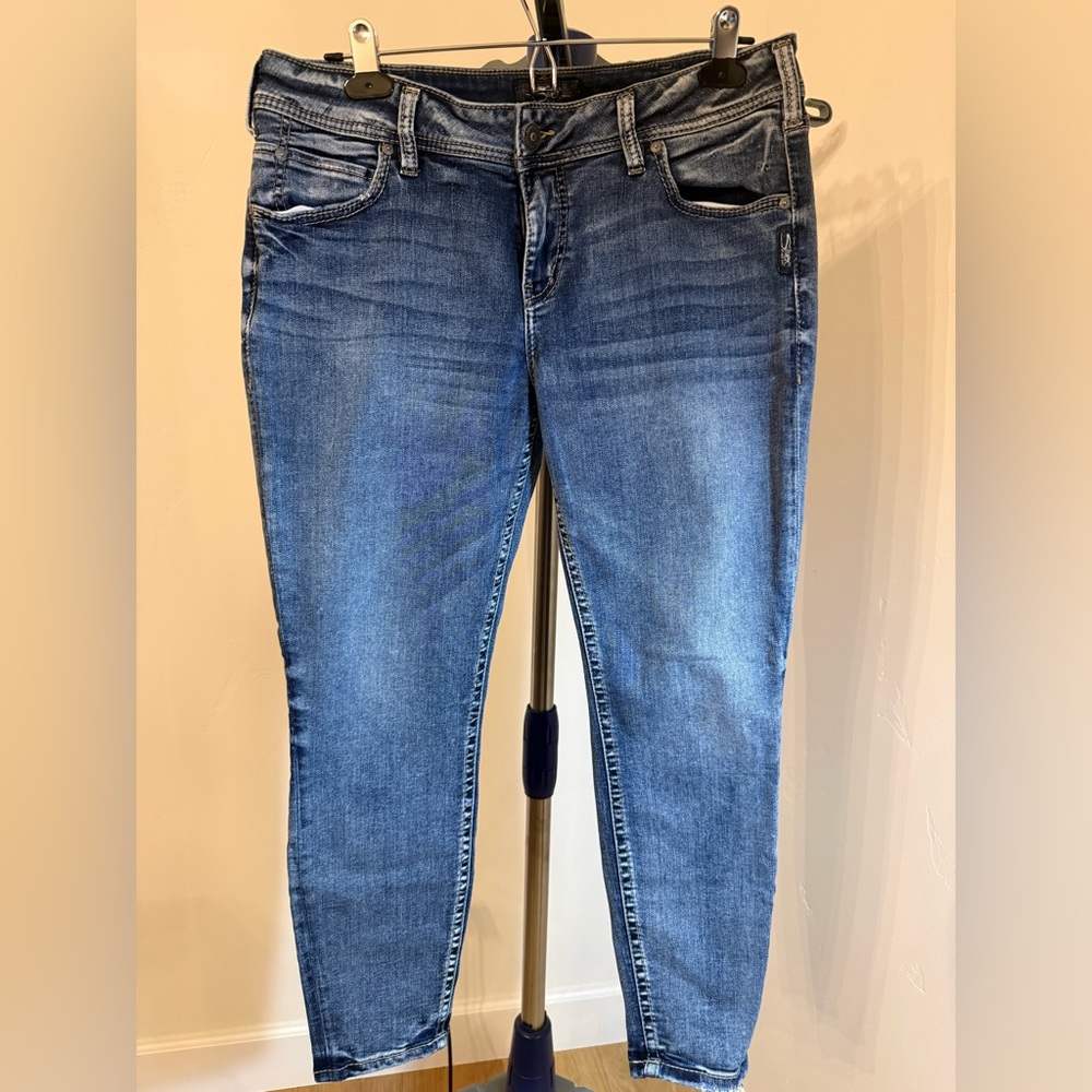 Silver Jeans Women's Cropped Blue Denim
